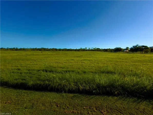 2012 Silk Bay BLVD, ALVA, FL 33920