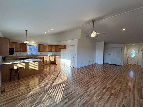 4th image of 414 Pine View Dr