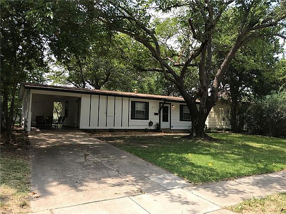 2nd image of 917 Grande Dr