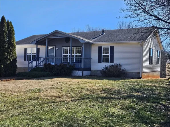 1073 Macedonia Church Rd, Ronda, NC 28670