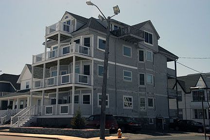 2nd image of 171 Winthrop Shore Dr APT 4