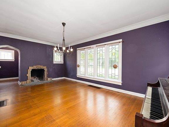 3rd image of 521 Kessler Boulevard East Dr