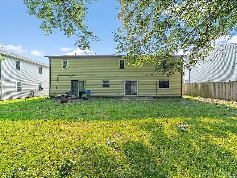 2902 Forest Ln — Photo 32