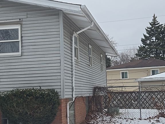 3rd image of 15321 Ellis Ave
