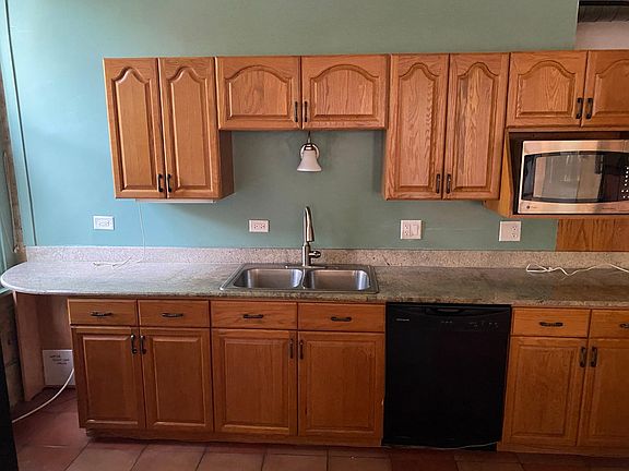 4th image of 1846 W Henderson St #L