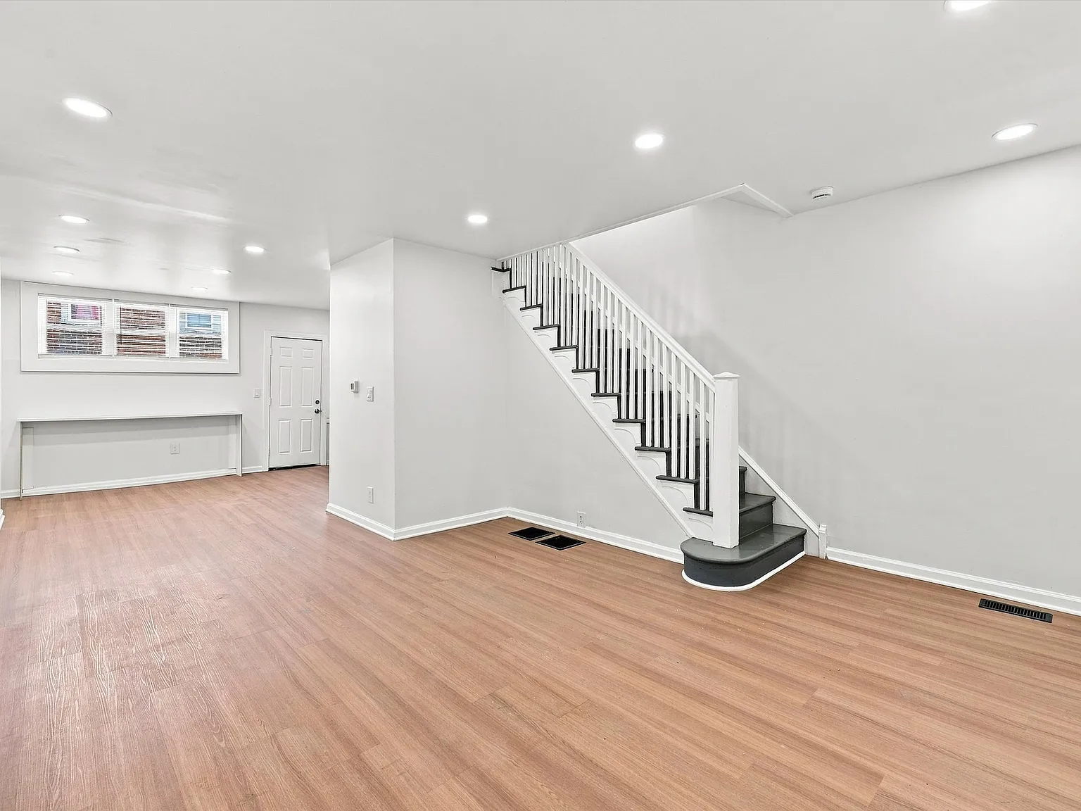 3 bed, $1,695 — Photo 4