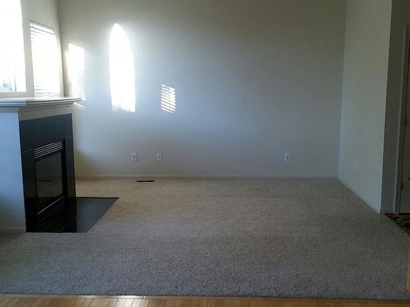 3rd image of 23962 Noble Dr #1