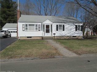17 Lewis St, Milford, CT 06460