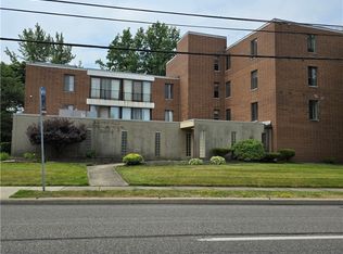 2440 Noble Rd APT 208, Cleveland Heights, OH 44121