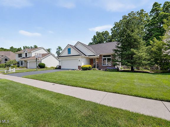 2nd image of 3716 Hampstead Dr