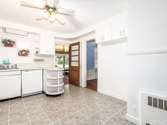 4th image of 124 Chestnut Hill Road