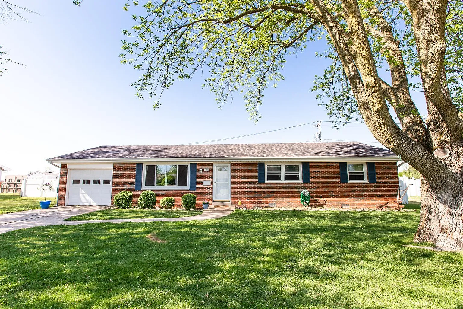 311 Impala Dr photo 1
