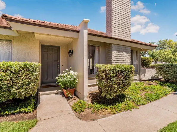 2255 Portola Ln, Westlake Village, CA 91361