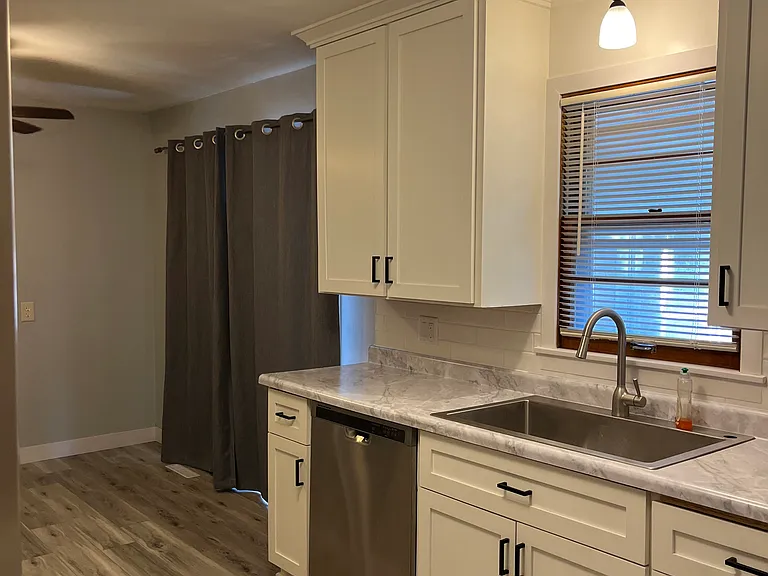 10441 York Ave S — Photo 7