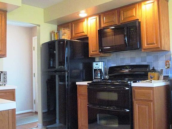 3rd image of 615 Fairfax Dr