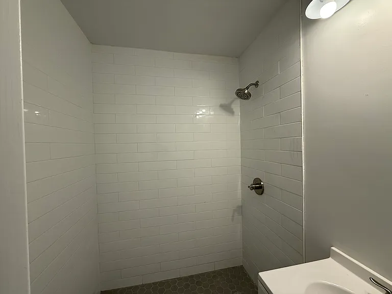174 Center St — Photo 14