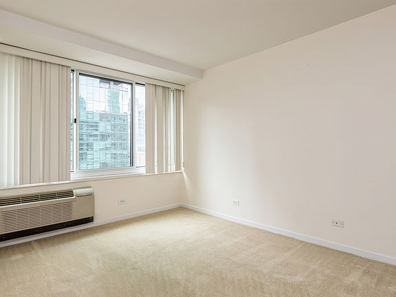 4th image of 211 E Ohio St APT 2217