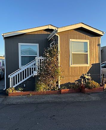 5th image of 3015 E Bayshore Rd Spc 368