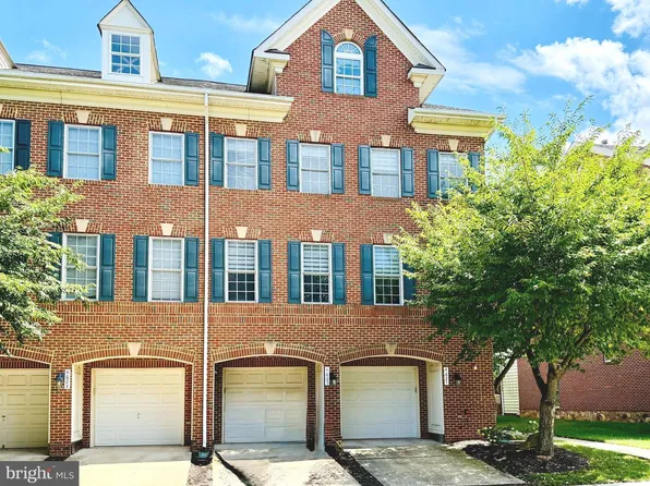 4627 Hummingbird Ln #115, Fairfax, VA 22033