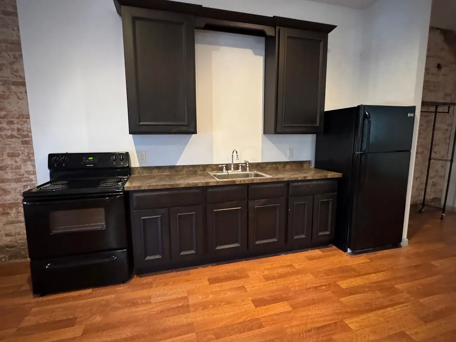 1 bed, 1.0 bath, 1200 sqft, $1,200 — Photo 3