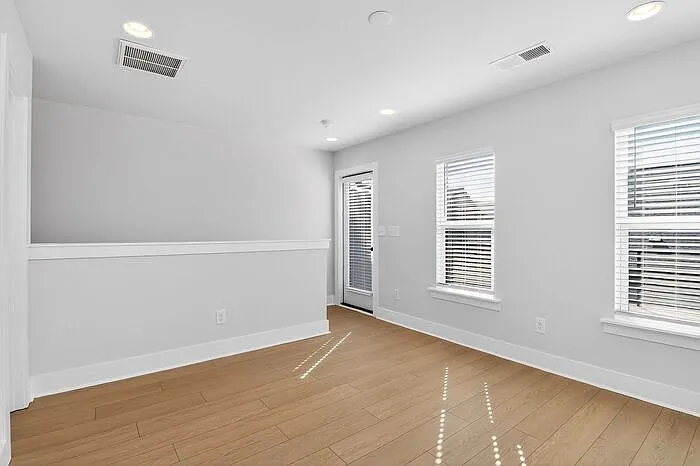 2158 N Graham St — Photo 22