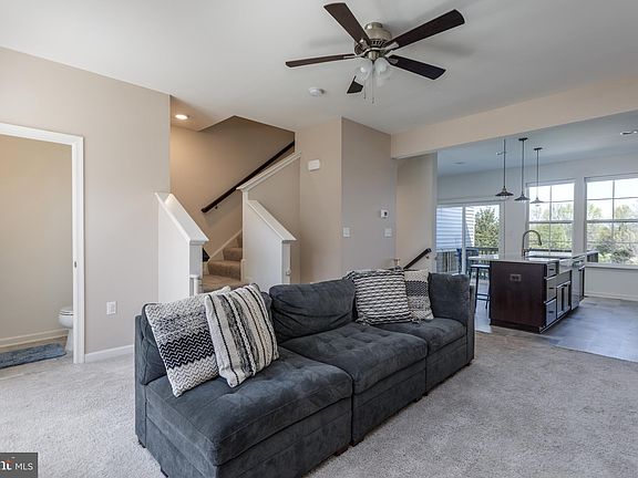 5th image of 114 Stribling Way