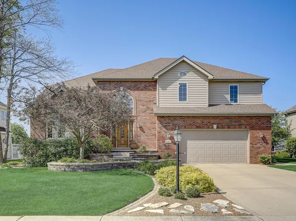 125 Salisbury Dr, Munster, IN 46321