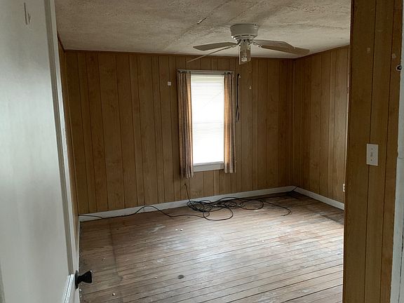 4th image of 2528 W Memorial Dr