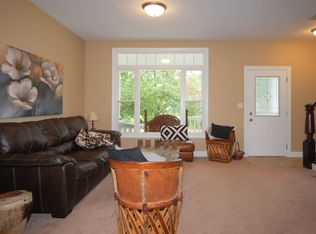 163 Gertrude St, Elgin, IL 60123