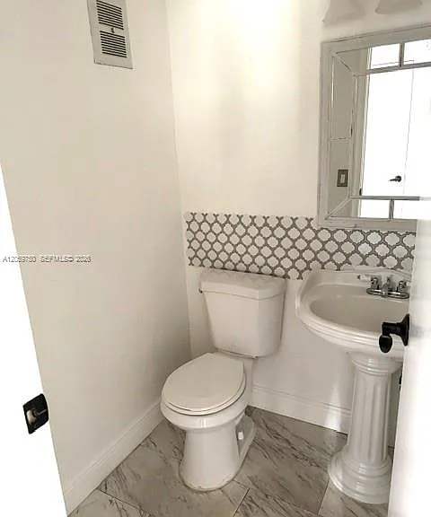 2560 NW 81st Ter — Photo 20