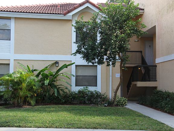 3rd image of 5621 Riverside Dr #202A1