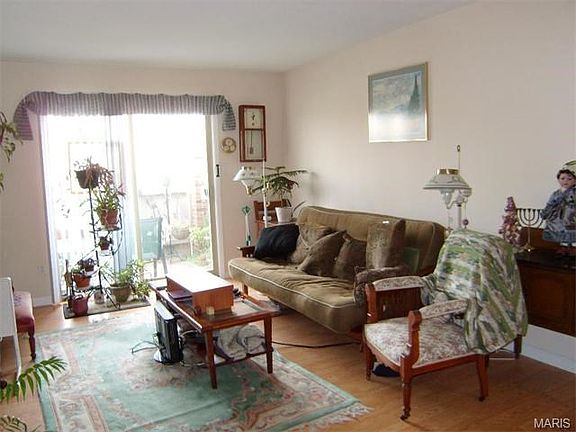 2nd image of 1445 Willow Brook Cv APT 4