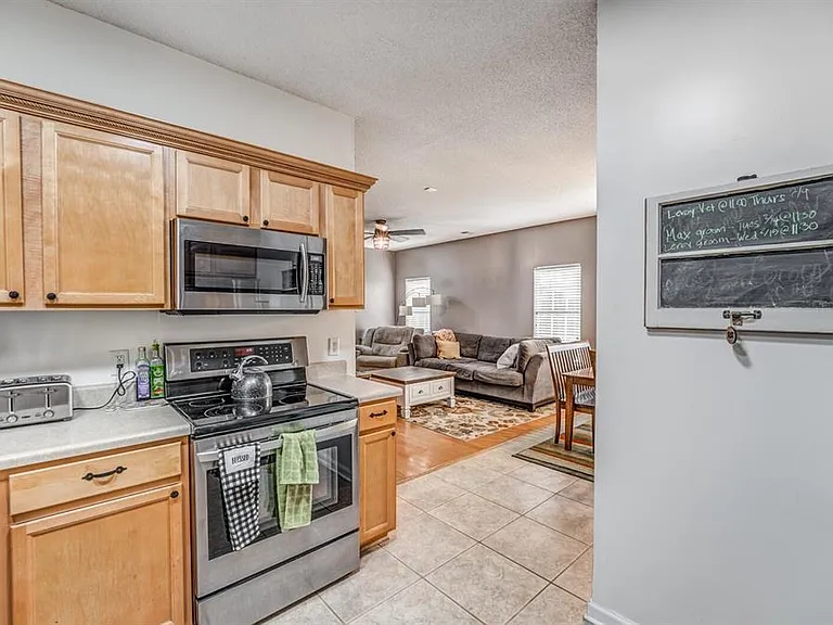 10222 Sterling Ridge Dr — Photo 5