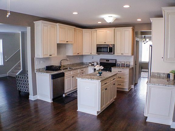 4th image of 2401 Lehman Dr