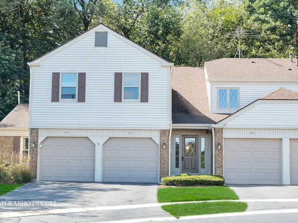 233 Auburn Ct Unit 233, Saint Charles, IL 60174