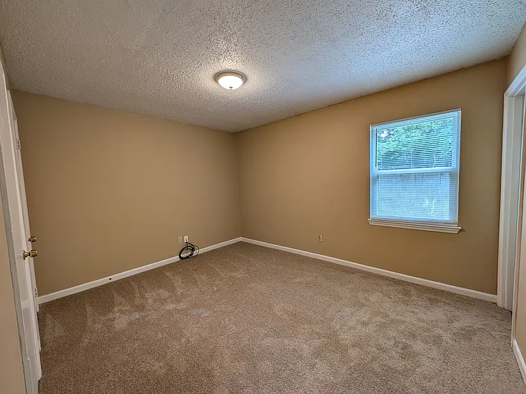 124 Westscott Dr — Photo 10