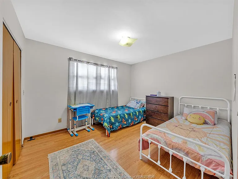 2450 McKay Ave — Photo 11