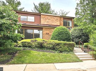 2 Stirrup Ct #32, Pikesville, MD 21208
