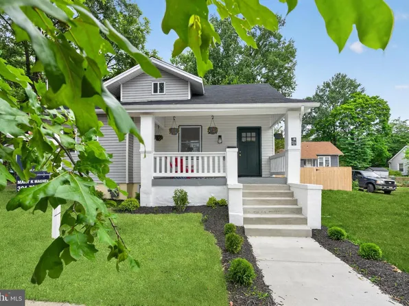 1004 Shepherd St NE, Washington, DC 20017