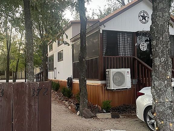 4th image of 686 W North St #172
