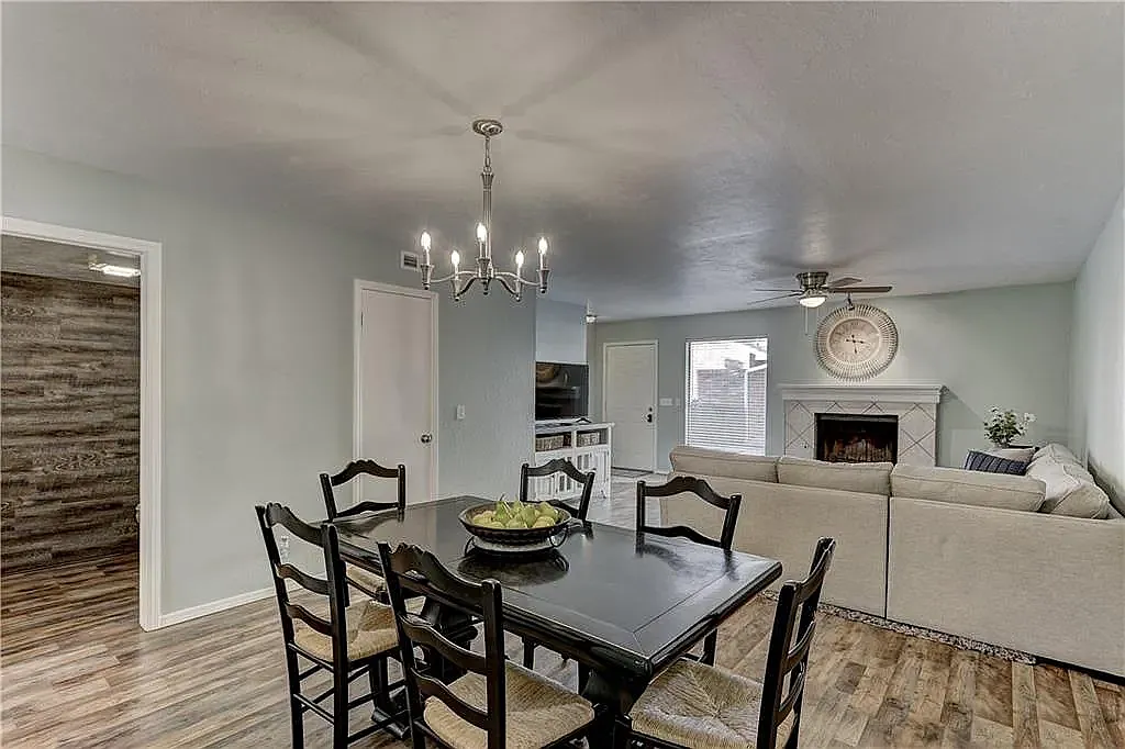 3 bed, 2.5 bath, 1552 sqft, $1,500 — Photo 3