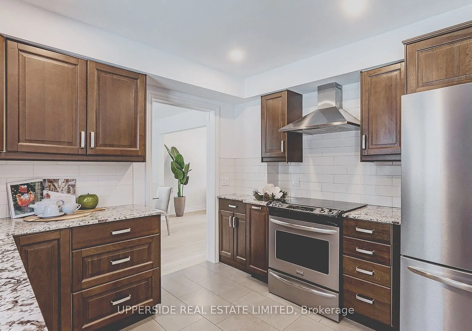 5 bed, $3,900 — Photo 2