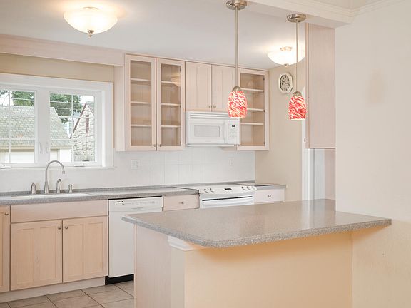 2nd image of 223 Deerhurst Park Blvd