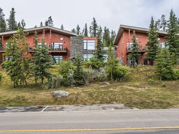113 W Cave Ave #302, Banff, AB T1L 0A1