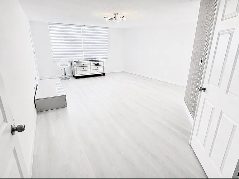 2750 NE 183rd St #306 — Photo 6