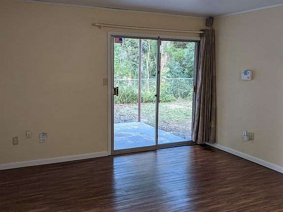 5th image of 2929 NE 12th St