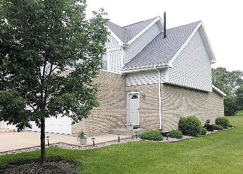 2nd image of 9400 Lindsay St
