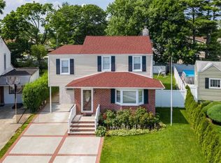 26 Barbara St, Elmont, NY 11003