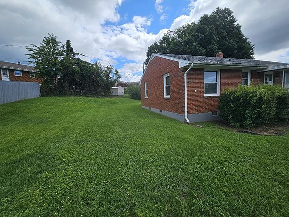 3rd image of 1601 Cove Rd NW