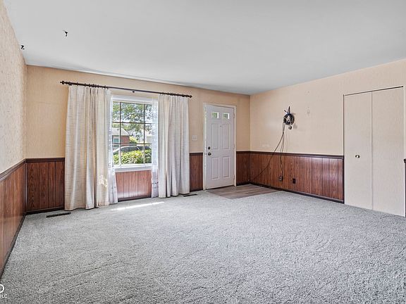 4th image of 1412 S Pleasantview Dr